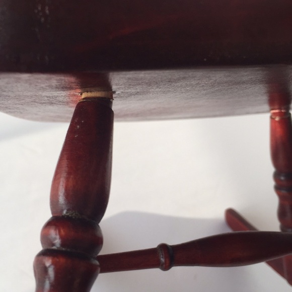 Doll Rocking Chair Windsor Style. - Picture 4 of 7